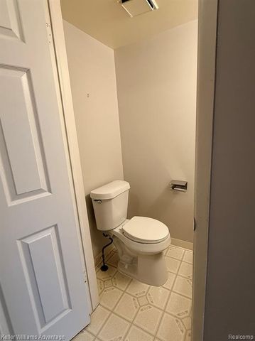 22242 Edgewater 146, Novi, MI 48375