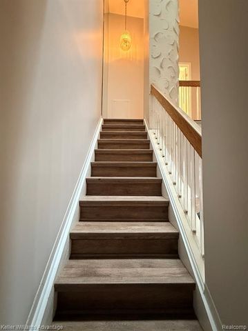 22242 Edgewater 146, Novi, MI 48375