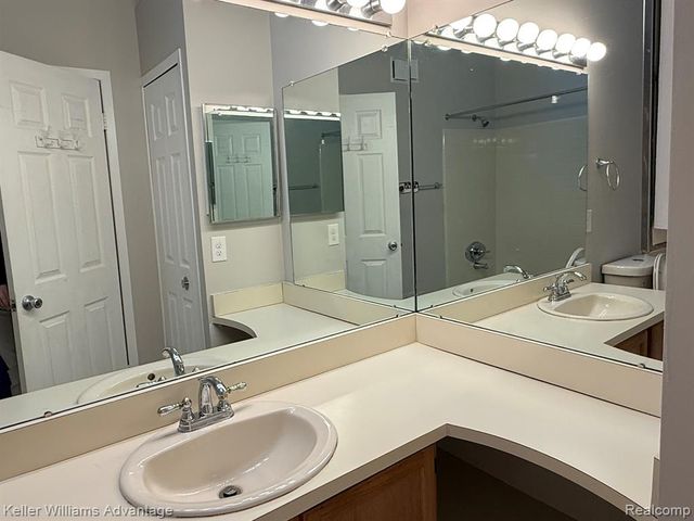 22242 Edgewater 146, Novi, MI 48375