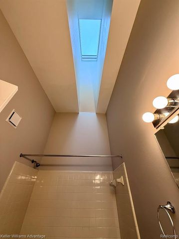 22242 Edgewater 146, Novi, MI 48375