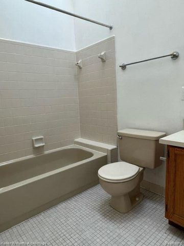 22242 Edgewater 146, Novi, MI 48375