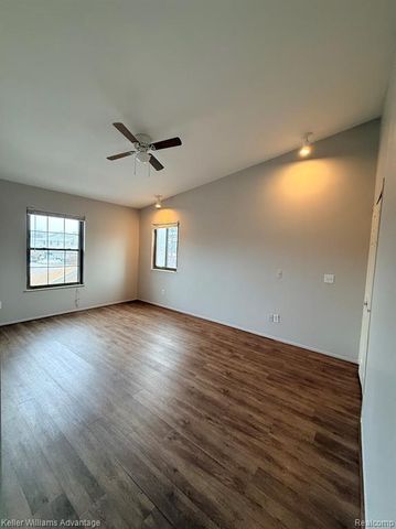 22242 Edgewater 146, Novi, MI 48375