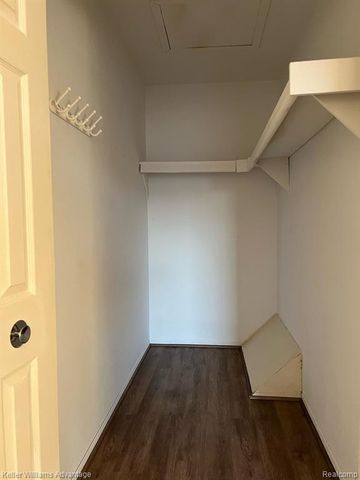 22242 Edgewater 146, Novi, MI 48375