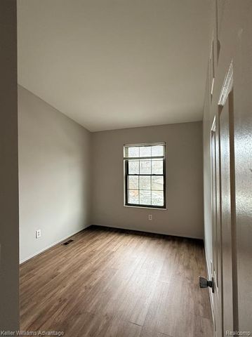 22242 Edgewater 146, Novi, MI 48375