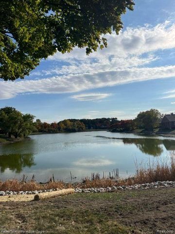 22242 Edgewater 146, Novi, MI 48375