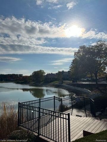 22242 Edgewater 146, Novi, MI 48375