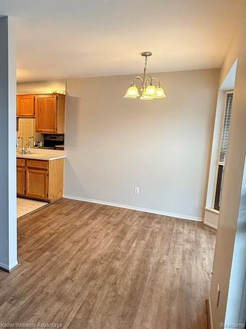 22242 Edgewater 146, Novi, MI 48375