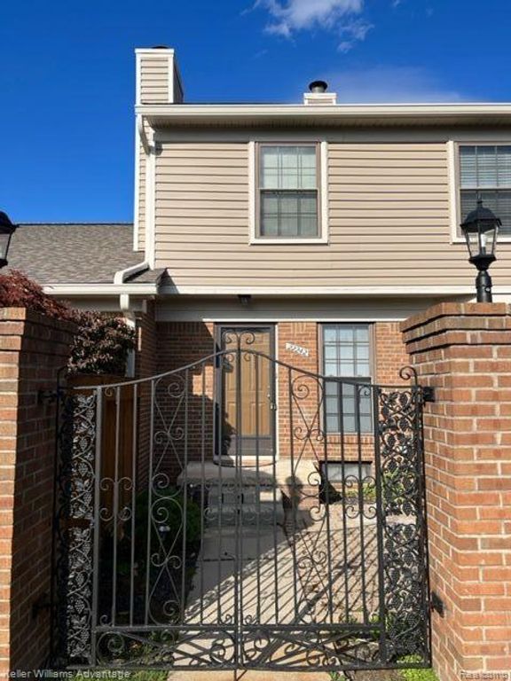 22242 Edgewater 146, Novi, MI 48375
