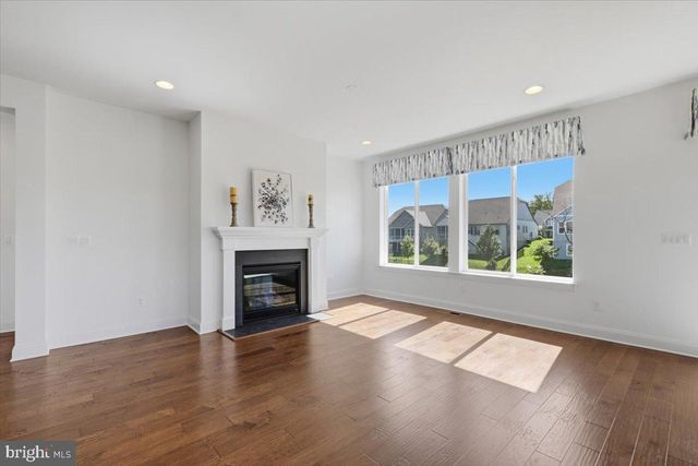 100 WALLEYE CT, Lake Frederick, VA 22630