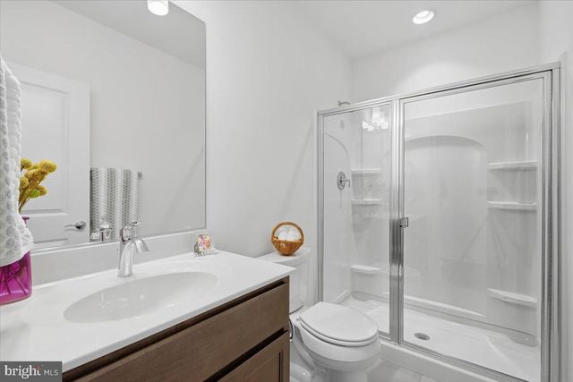 100 WALLEYE CT, Lake Frederick, VA 22630