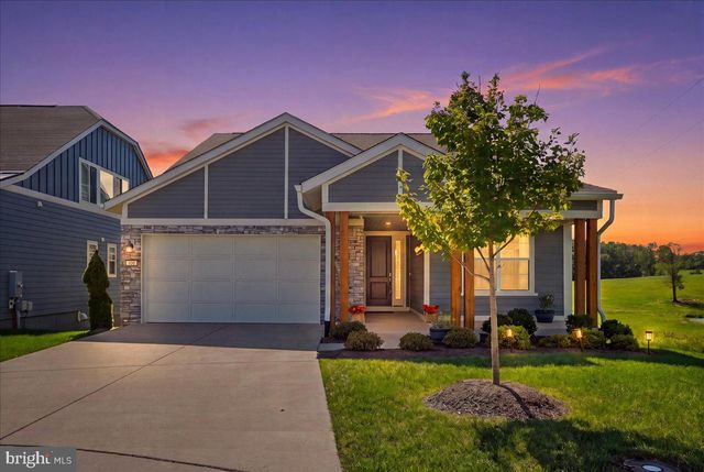 100 WALLEYE CT, Lake Frederick, VA 22630
