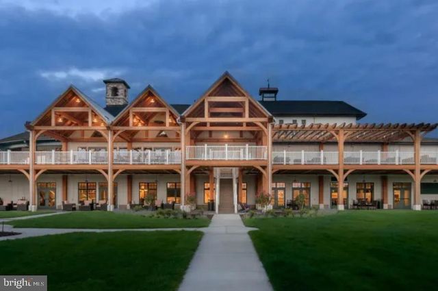 100 WALLEYE CT, Lake Frederick, VA 22630