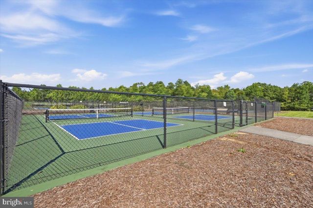 100 WALLEYE CT, Lake Frederick, VA 22630