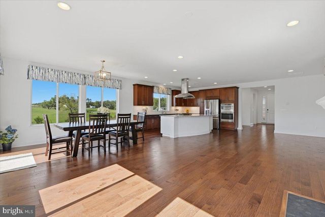 100 WALLEYE CT, Lake Frederick, VA 22630