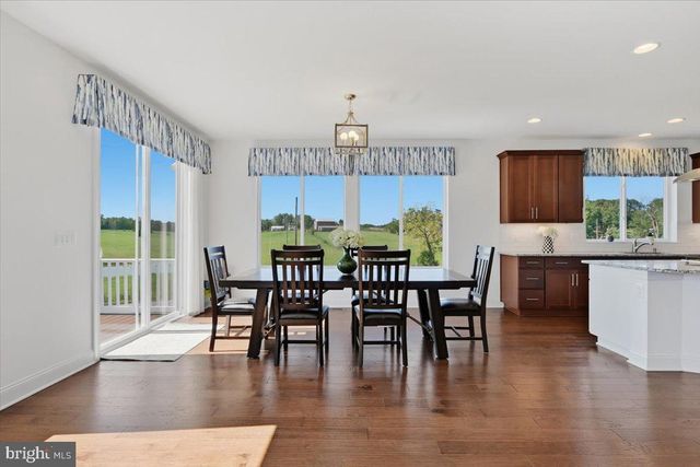 100 WALLEYE CT, Lake Frederick, VA 22630