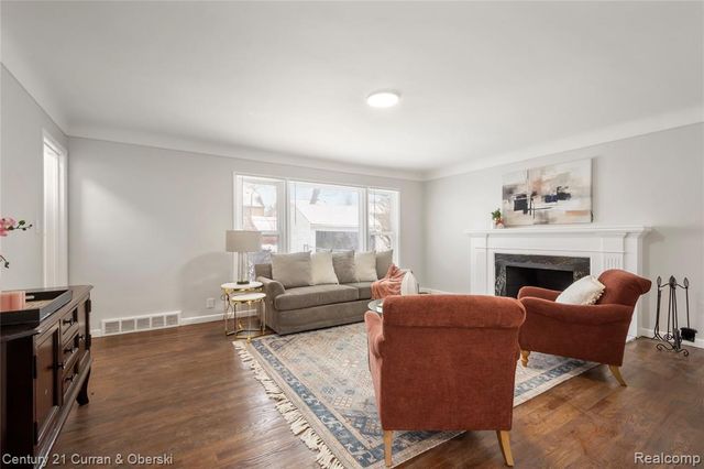 9259 W Outer Drive, Detroit, MI 48219