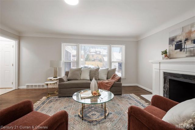 9259 W Outer Drive, Detroit, MI 48219