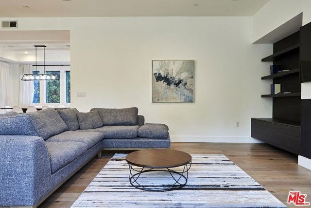 18911 HATTERAS Street, Tarzana (los Angeles), CA 91356