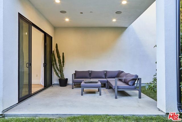 18911 HATTERAS Street, Tarzana (los Angeles), CA 91356