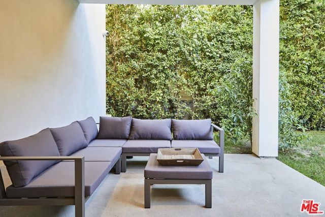 18911 HATTERAS Street, Tarzana (los Angeles), CA 91356