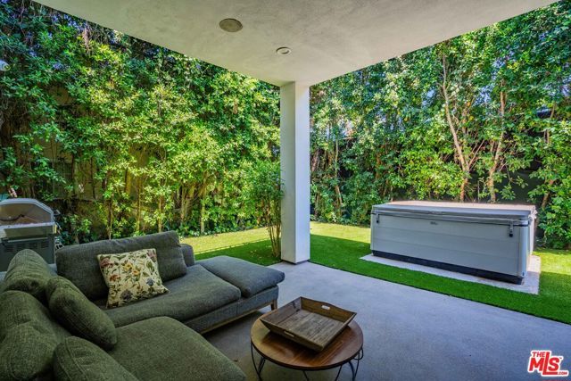 18911 HATTERAS Street, Tarzana (los Angeles), CA 91356