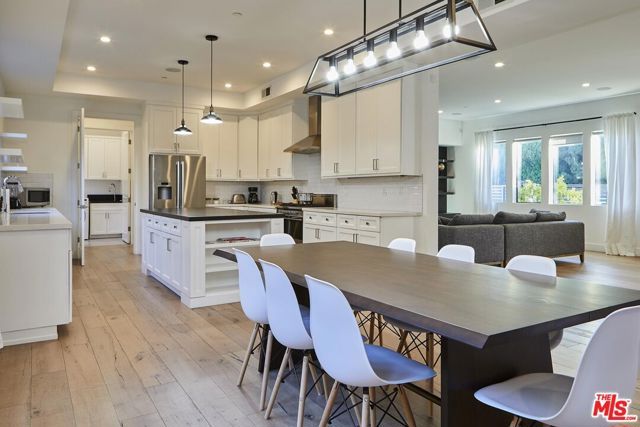 18911 HATTERAS Street, Tarzana (los Angeles), CA 91356