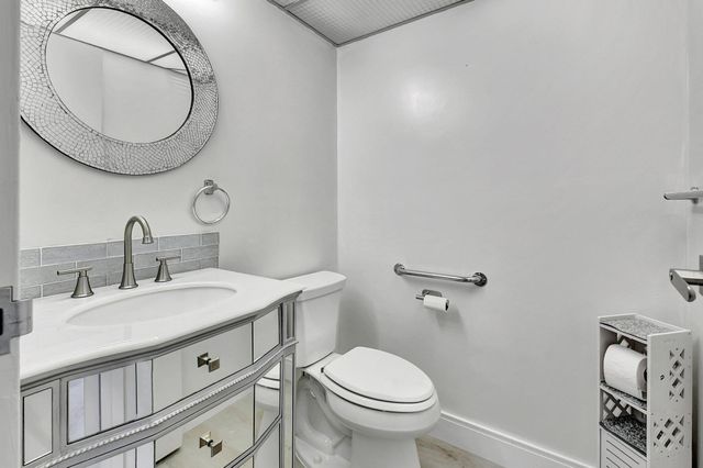 450 Saxony J, Delray Beach, FL 33446