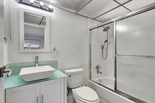 450 Saxony J, Delray Beach, FL 33446