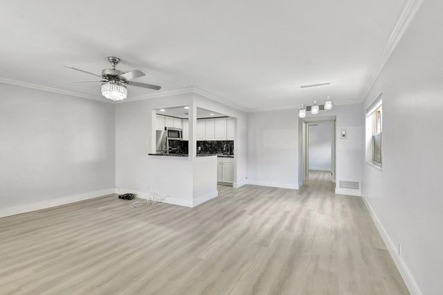 450 Saxony J, Delray Beach, FL 33446