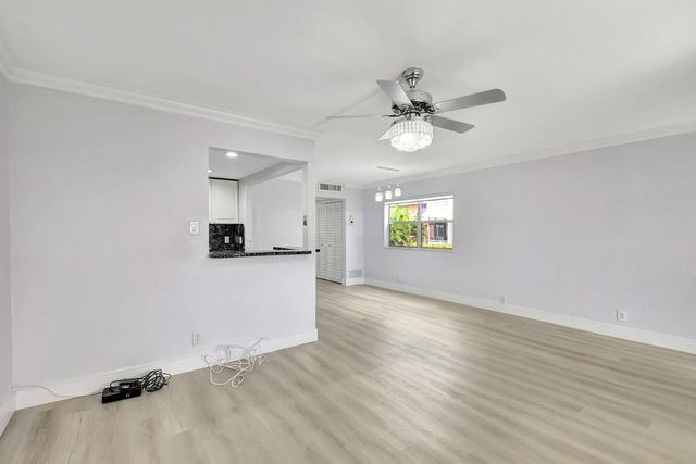 450 Saxony J, Delray Beach, FL 33446