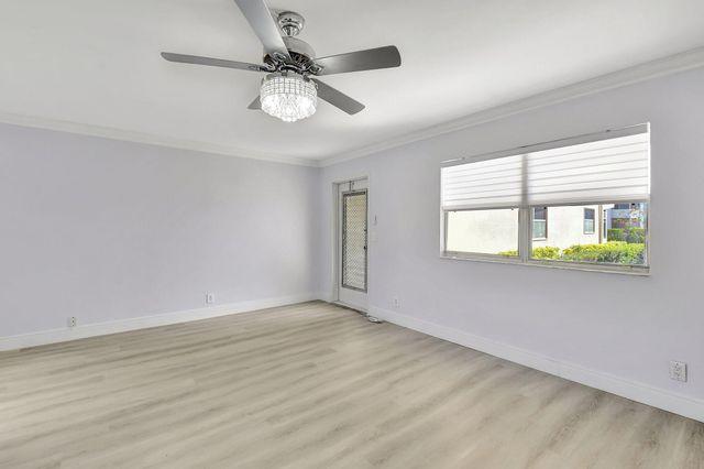 450 Saxony J, Delray Beach, FL 33446