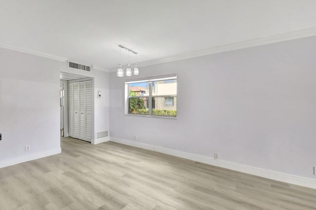 450 Saxony J, Delray Beach, FL 33446