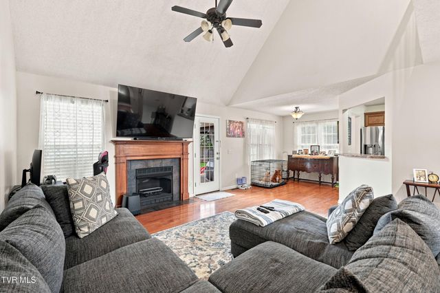 225 Jaybird Court, Bristol, TN 37620