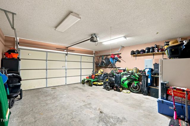 225 Jaybird Court, Bristol, TN 37620