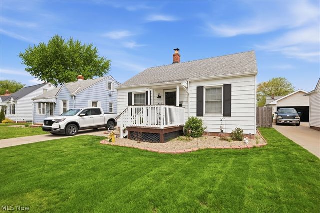 419 E 326th Street, Willowick, OH 44095