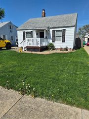 419 E 326th Street, Willowick, OH 44095