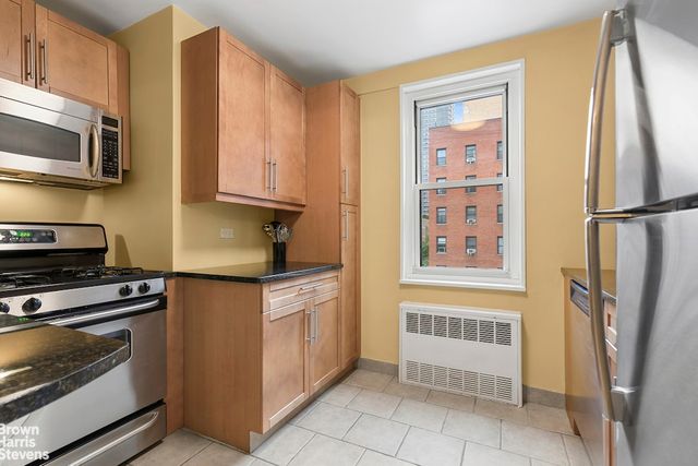 444 E 75th St Apt 4D, New York City, NY 10021