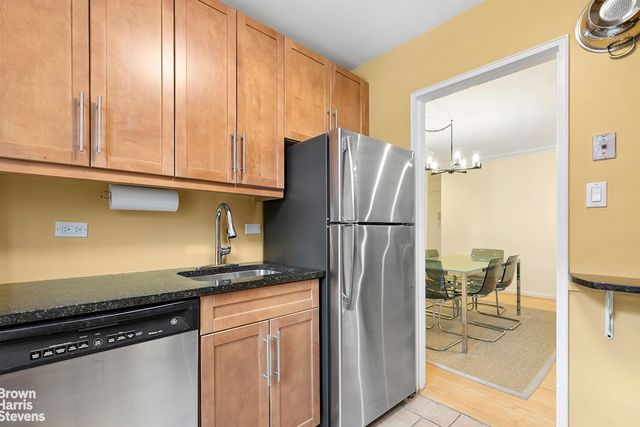 444 E 75th St Apt 4D, New York City, NY 10021