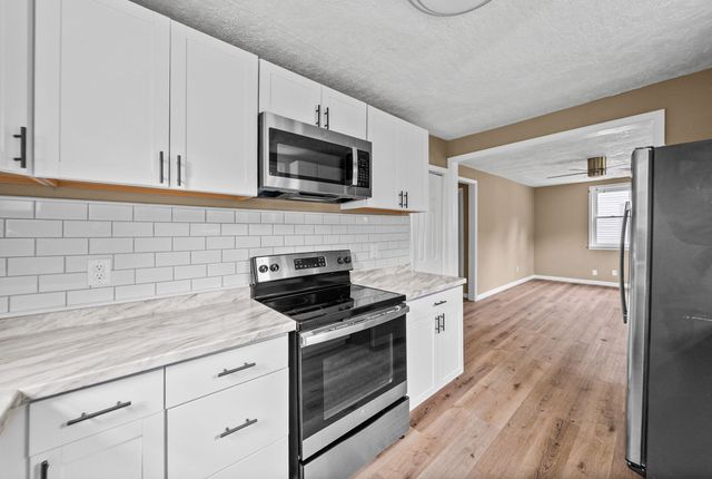 1247 Daniel St, Clarksville, TN 37040