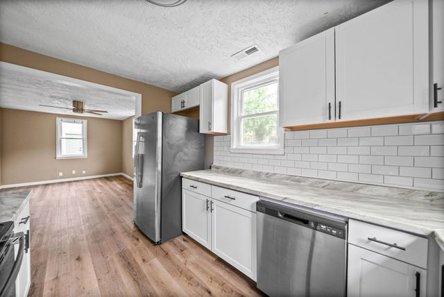 1247 Daniel St, Clarksville, TN 37040