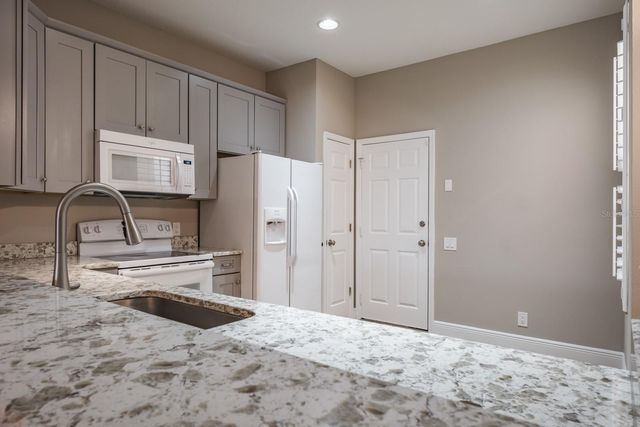 3298 COVERED BRIDGE DRIVE W, Dunedin, FL 34698