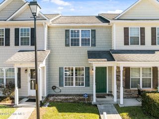 27 E Doris Avenue 207, Jacksonville, NC 28540