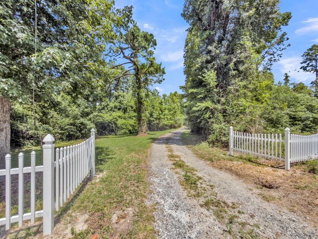 129 Melrose Place, Moncks Corner, SC 29461