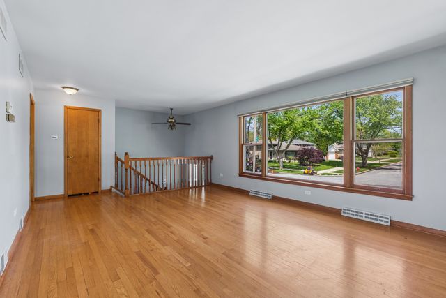 1259 Heather Road, Homewood, IL 60430