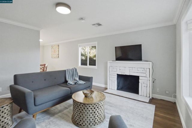 1412 Delaware Dr, Concord, CA 94521