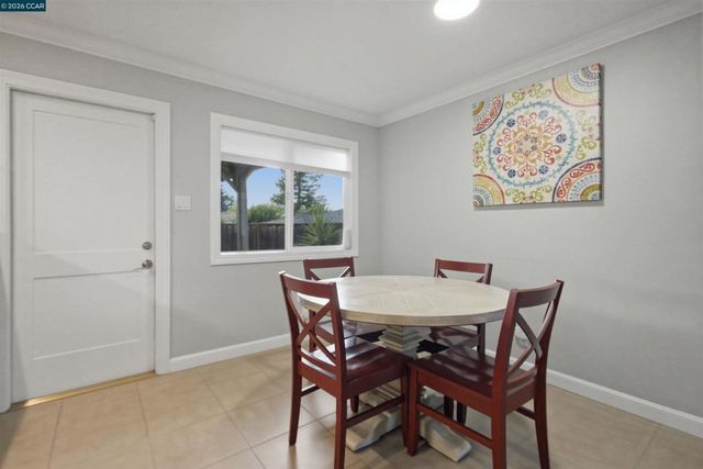 1412 Delaware Dr, Concord, CA 94521