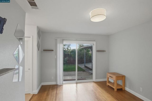 1412 Delaware Dr, Concord, CA 94521