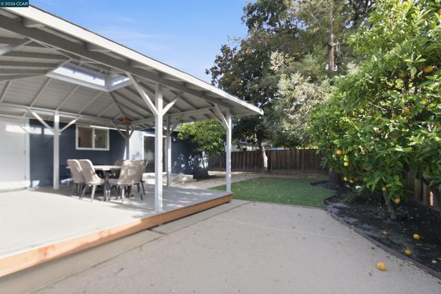 1412 Delaware Dr, Concord, CA 94521