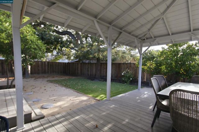 1412 Delaware Dr, Concord, CA 94521