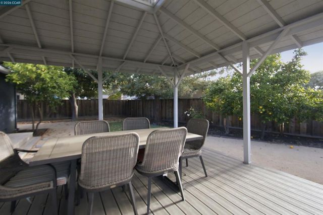 1412 Delaware Dr, Concord, CA 94521